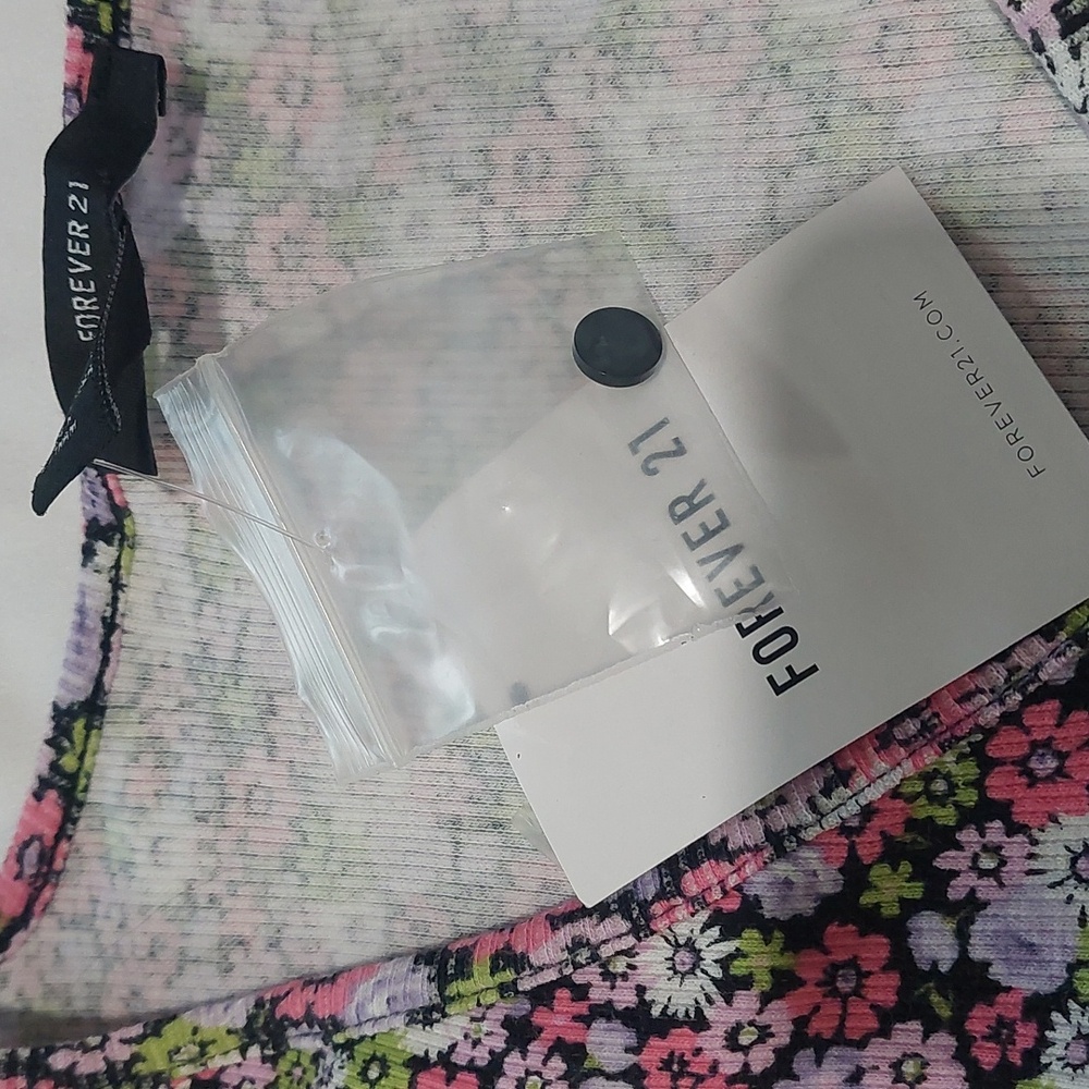 Forever 21 Multicolor Floral Crop Top.New With Tags .Size S - Picture 3 of 7